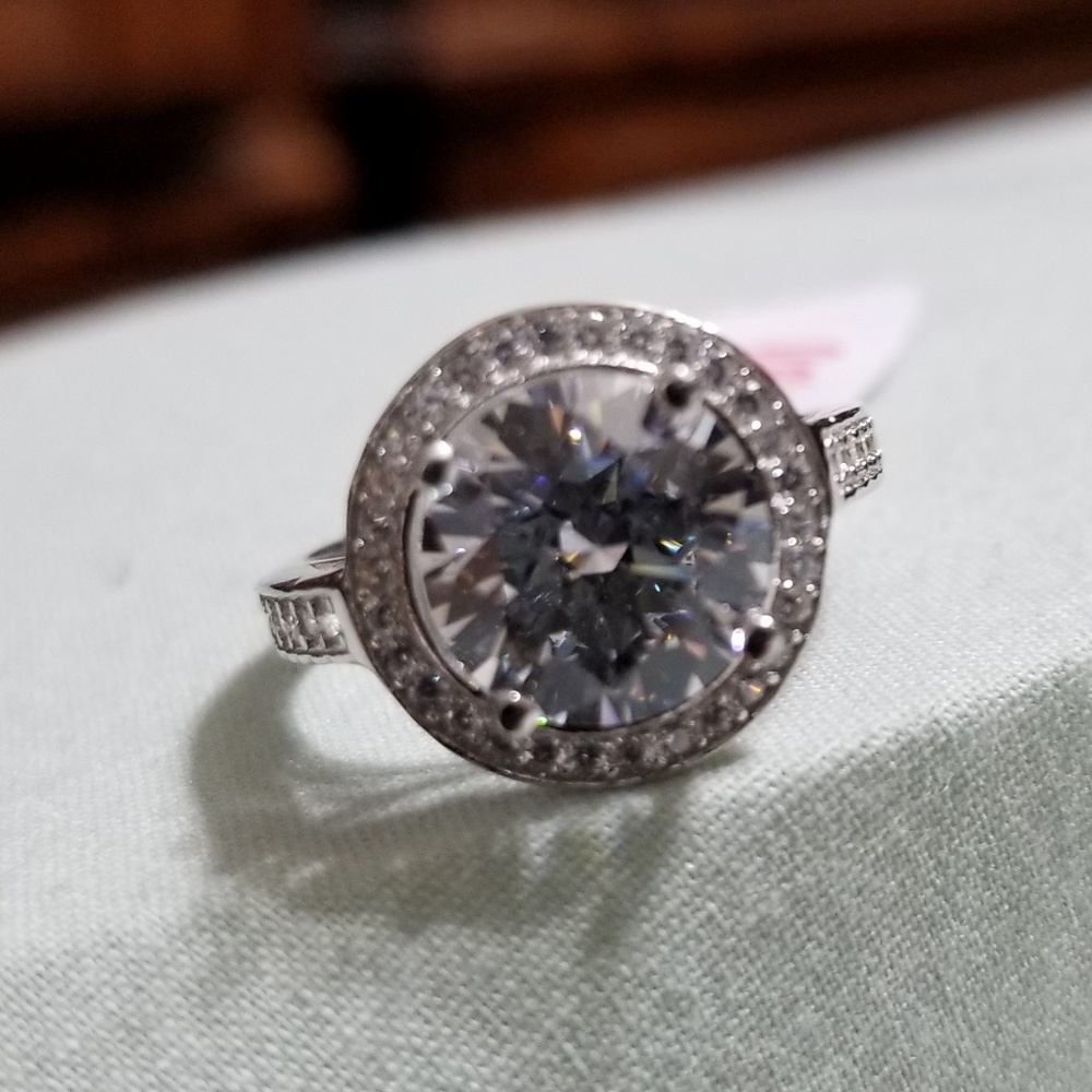 3.5ct HALO SILVER RING - Picture 6 of 7